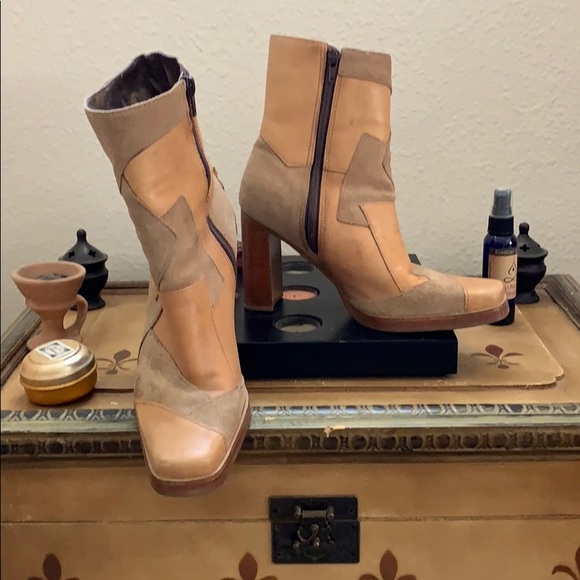 Super cute Candies leather boot. Made in Brazil - Picture 4 of 4